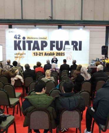 TÜYAP Kitap Fuarı’nda "Yazar Buluşmaları" yoğun ilgi görüyor