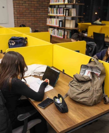 Başiskele’deki merkez öğrencilere konforlu çalışma ortamı sunuyor