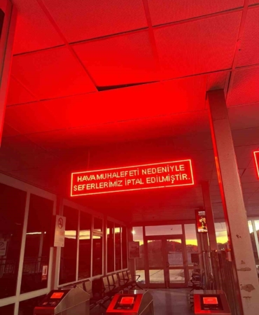 Fırtına nedeniyle Adalar’da vapur seferi durdu