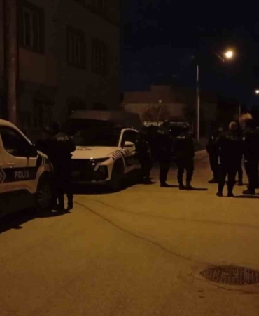 Dur ihtarına uymayan sürücü 1 saat süren kovalamacaya neden oldu