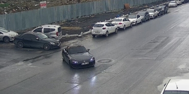 Bahçelievler’de trafik saatinde drift dehşeti kamerada