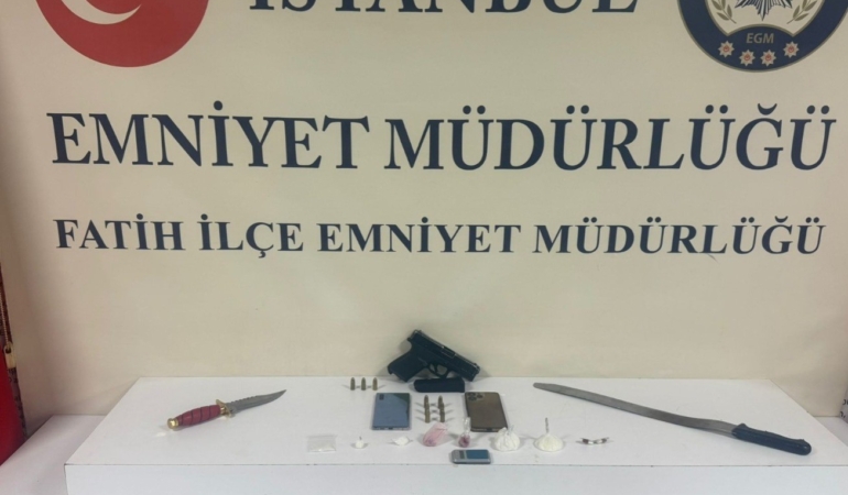 ‘Yağma’ suçundan aranan ve hakkında 20 yıl hapis cezası bulunan firari uyuşturucu operasyonunda yakalandı