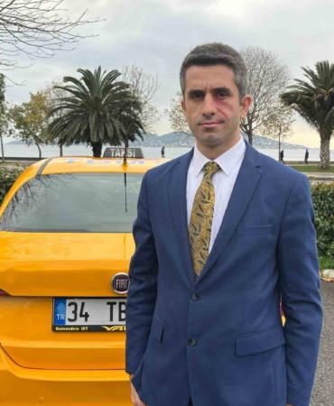 Boğaziçi Üniversitesi mezunu beyaz yakalı işini bıraktı, ’kravatlı taksici’ oldu