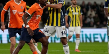 Trendyol Süper Lig: RAMS Başakşehir: 0 - Fenerbahçe: 0 (İlk yarı)