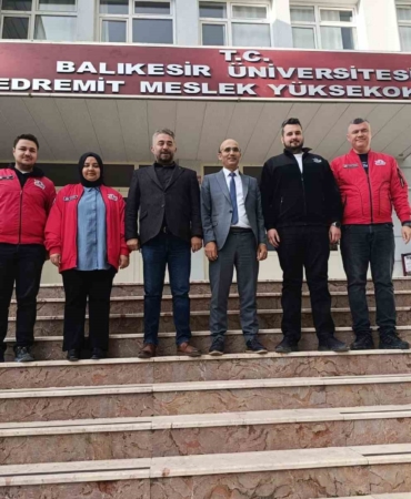 T3 Vakfı’dan Edremit Meslek Yüksekokulu’na TEKNOFEST ziyareti