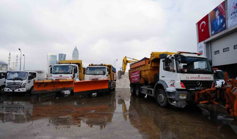 Ataşehir’de karla mücadele için tüm önlemler alındı