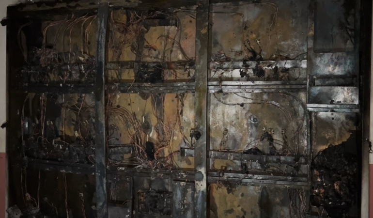 Zeytinburnu’nda korkutan yangın: 4 kişi hastaneye kaldırıldı