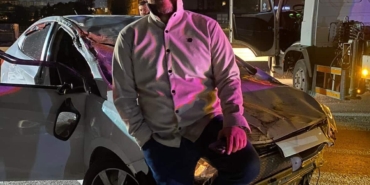 Kazadan yara almadan kurtuldum pozu