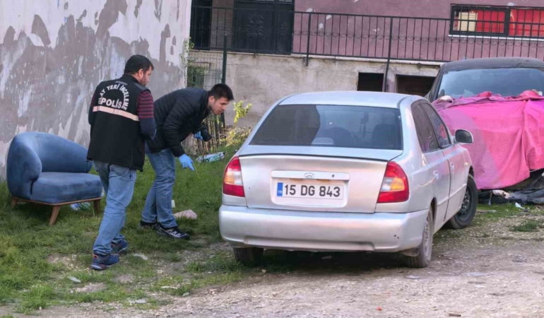 Bursa’da emanet ettiği aracı, kurşunlandığını görünce şok geçirdi