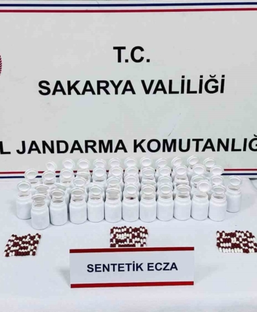 Uyuşturucu ve uyarıcı madde satacağı tespit edilen şüpheliyi jandarma yakaladı