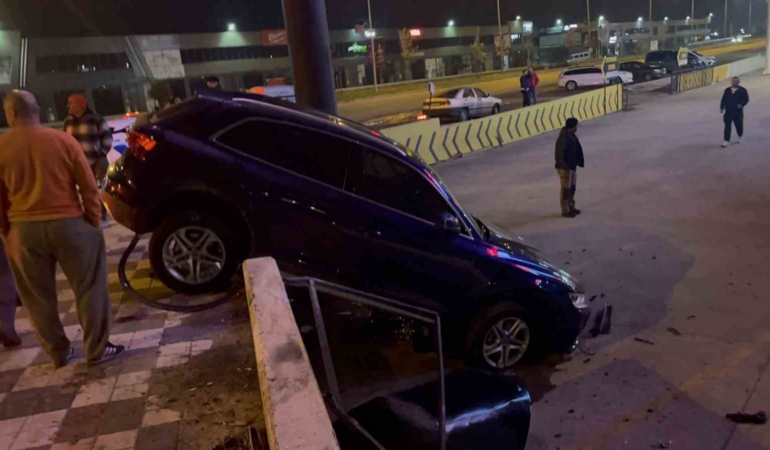 Kaza yapan alkollü sürücünün "Trakyalıyım ben be ya, hiçbir şeyim yok" diyerek polise sarılmak istemesi gülümsetti