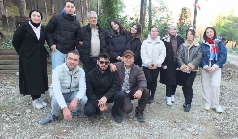 Balıkesir’de üniversiteli gençler çevreci projede görev aldı