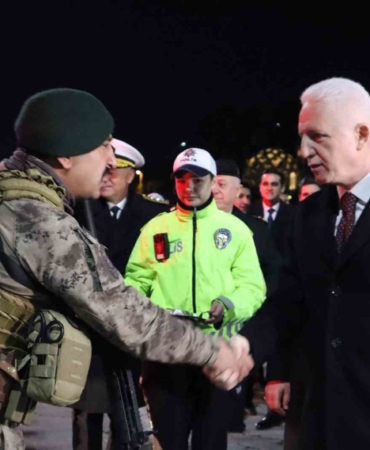 İstanbul Valisi Gül: "Hemşehrilerimizin huzur içinde yeni yıla girmesi için bütün tedbirleri aldık"