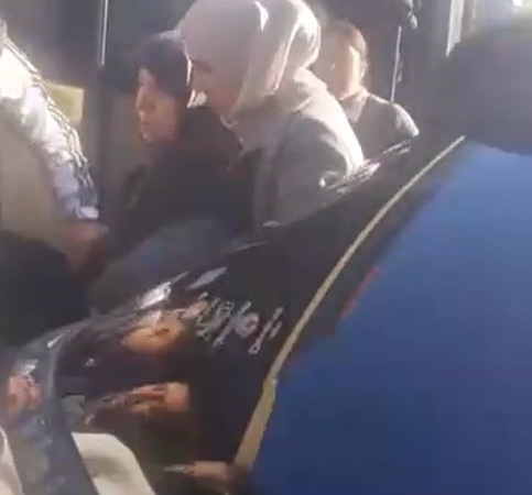 Küçükçekmece’de minibüsten yaşlı kadın düştü