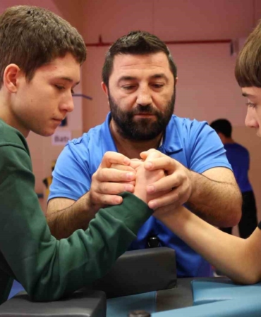 Bilecik’te Bilek Güreşi Gençler İl Birinciliği tamamlandı