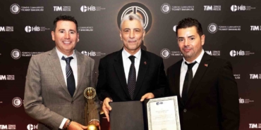 Bursa Kebap Evi’ne ‘Hizmet İhracatı Şampiyonu’ ödülü