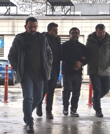 İnegöl’de 11 yıl hapis cezası ile aranan firariyi polis yakaladı