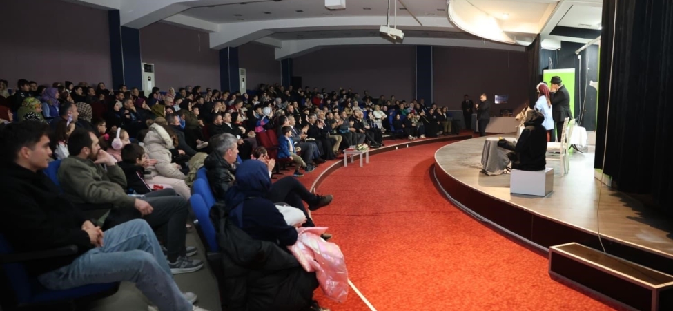 Erenler’de "Fadıl & Faik Yanlış Anlama" oyunu sahnelendi