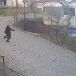 Arnavutköy’de film sahnelerini aratmayan gasp: Kaçan şüpheli "Ayağına sıkarım" diye tehdit etti