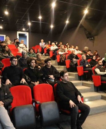 Sinemaseverler OSM’de buluştu