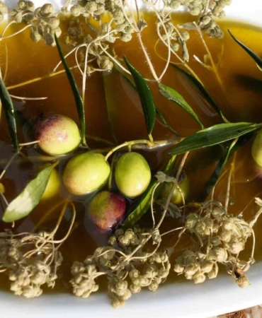 Kekik ve zeytinyağı, doğanın iki şifa kaynağı taşbaskıda bir araya geldi