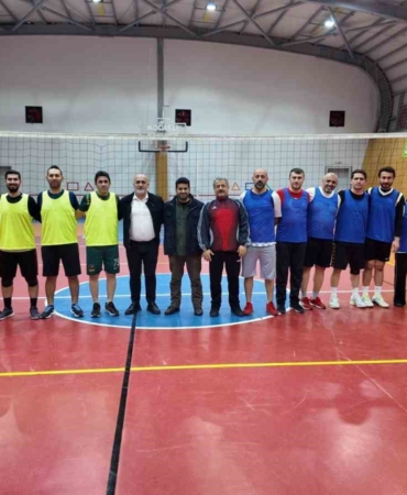 Darıca’da kurumlar arası voleybol turnuvası heyecanı başladı