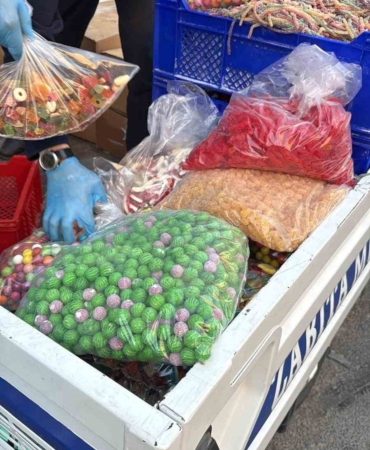 Esenyurt’ta kaçak şekerleme atölyesine baskın: 9 ton 400 kilo ürün imha edildi