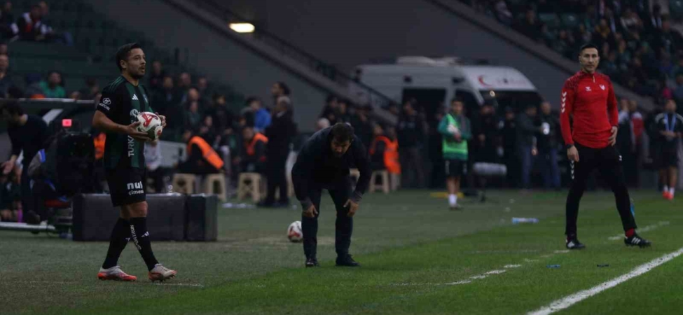 Trendyol Süper Lig: Kocaelispor: 0 - Kasımpaşa: 0 (İlk yarı)