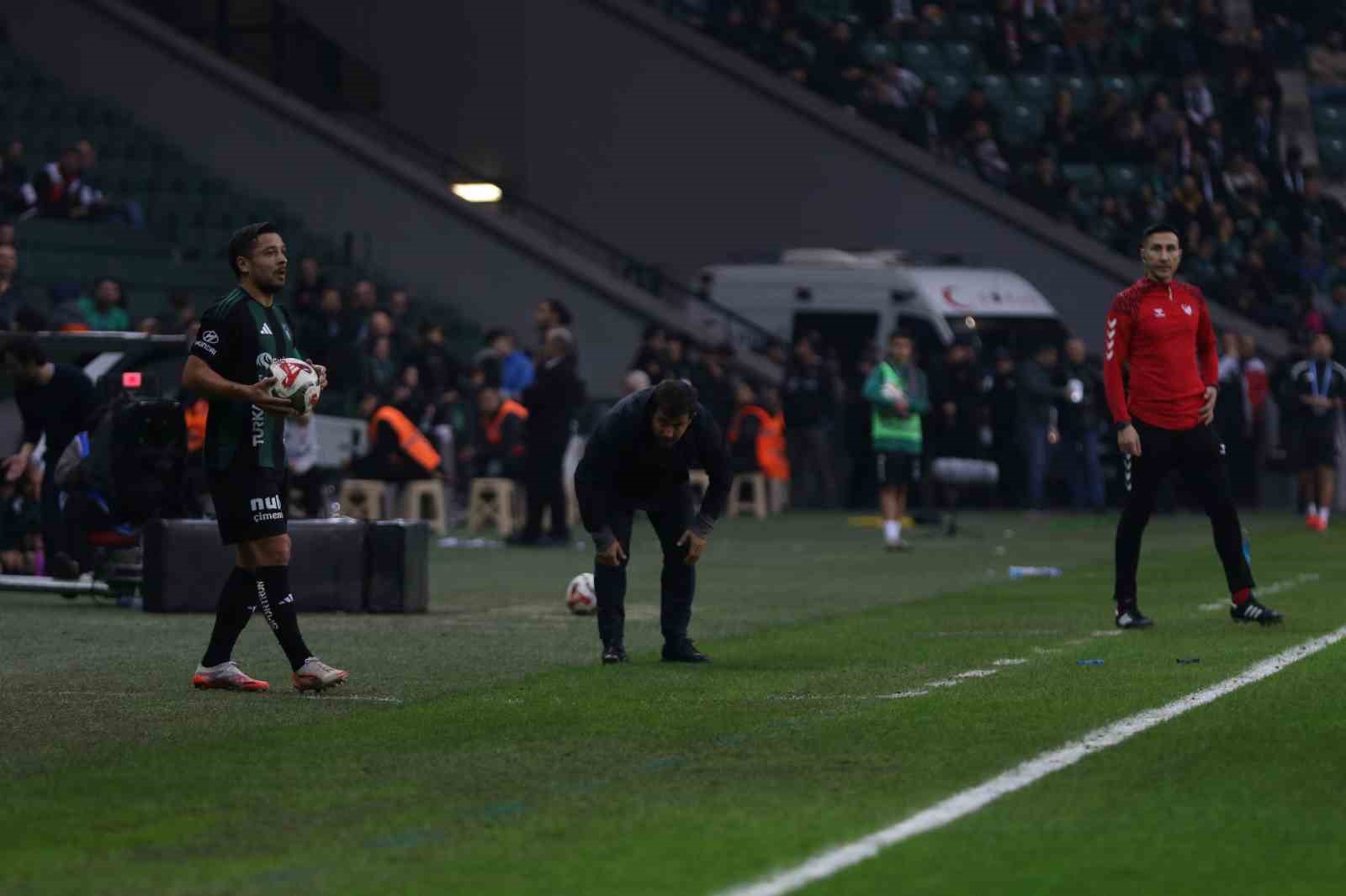 Trendyol Süper Lig: Kocaelispor: 0 - Kasımpaşa: 0 (İlk yarı)