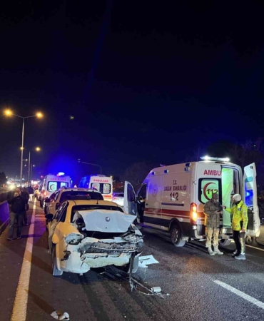 Tekirdağ’da zincirleme kaza: 2’si asker 5 yaralı