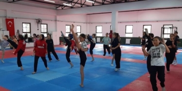 Bilecik’te taekwondo antrenmanları aralıksız sürüyor