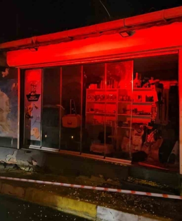 Sarıyer’de üst katı kayan bina gecekonduya yaslandı: Facianın eşiğinden dönüldü