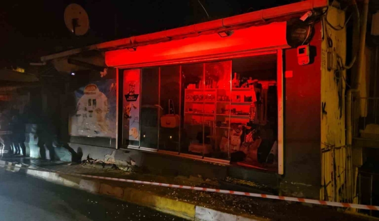 Sarıyer’de üst katı kayan bina gecekonduya yaslandı: Facianın eşiğinden dönüldü