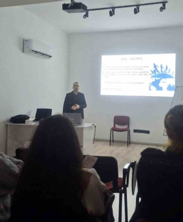 Dezavantajlı gruplara yönelik sağlık eğitimleri sürüyor