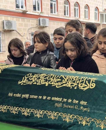 Kazada ölen Miraç İslam, gözyaşlarıyla defnedildi