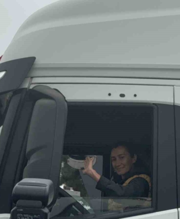 Yardım konvoyuna "kadın eli" değdi