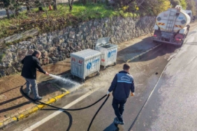Başiskele’de cadde ve sokaklarda temizlik çalışması yürütülüyor