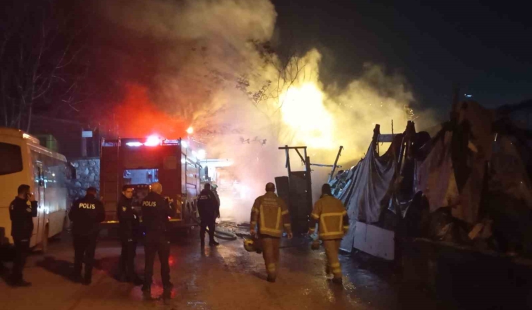Osmangazi’de gece saatlerinde yangın paniği: 1 yaralı