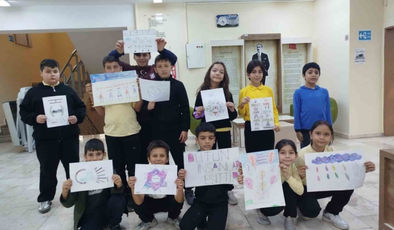 Dünya İnsan Hakları Günü’nde öğrencilerden farkındalık etkinliği