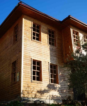 Yeşilçam efsanesinin evi "yılan hikayesine" döndü