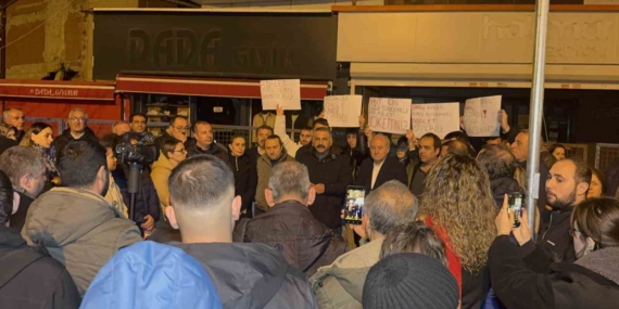 Gebze’de yıkılan binanın çevresindeki vatandaşlar raporların sonucunu bekliyor