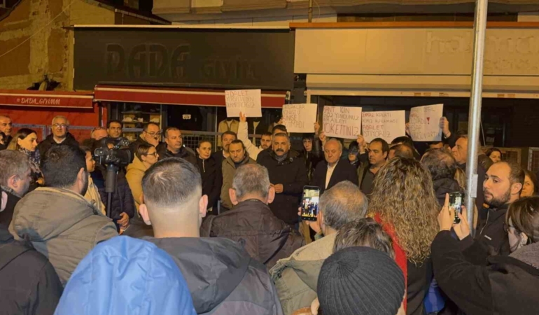 Gebze’de yıkılan binanın çevresindeki vatandaşlar raporların sonucunu bekliyor