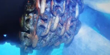 Küçükçekmece’de Alatepe Tankeri pervanesine dolanan zincir su altından görüntülendi