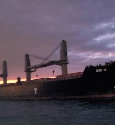 İstanbul’da facianın eşiğinden dönüldü: Sürüklenen kuru yük gemisi son anda durdu