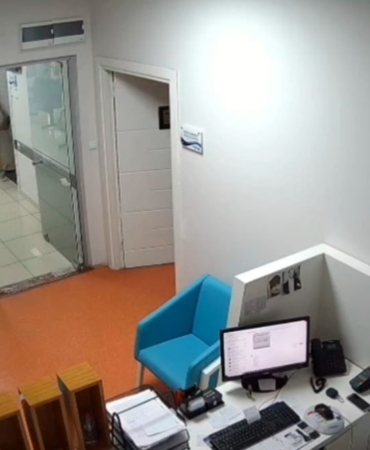 Suç makinesi kadın daha fazla kaçamadı: Hırsızlık anları kameraya yansıdı