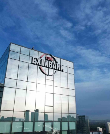 Türk Eximbank ile Asya Kalkınma Bankası arasında kredi sözleşmesi imzalandı