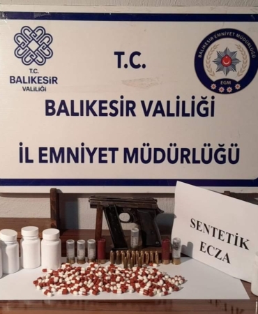 Gönen polisi uyuşturucu ve ruhsatsız silaha geçit vermedi