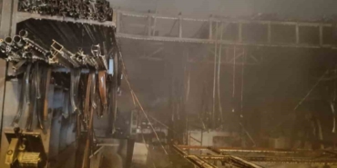 Sanayi sitesinde üretim atölyesi alevlere teslim oldu