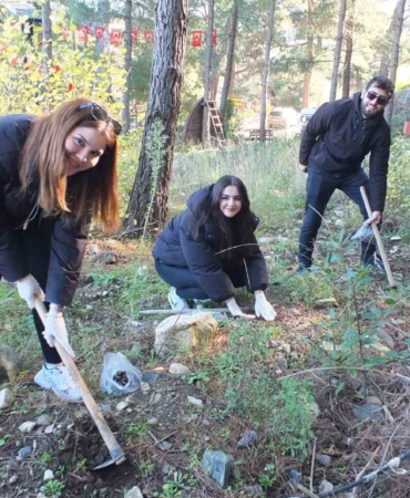 Kazdağlarında Bal Ormanına üniversiteli desteği