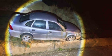 Bilecik’te otomobil yoldan çıktı: 2 yaralı